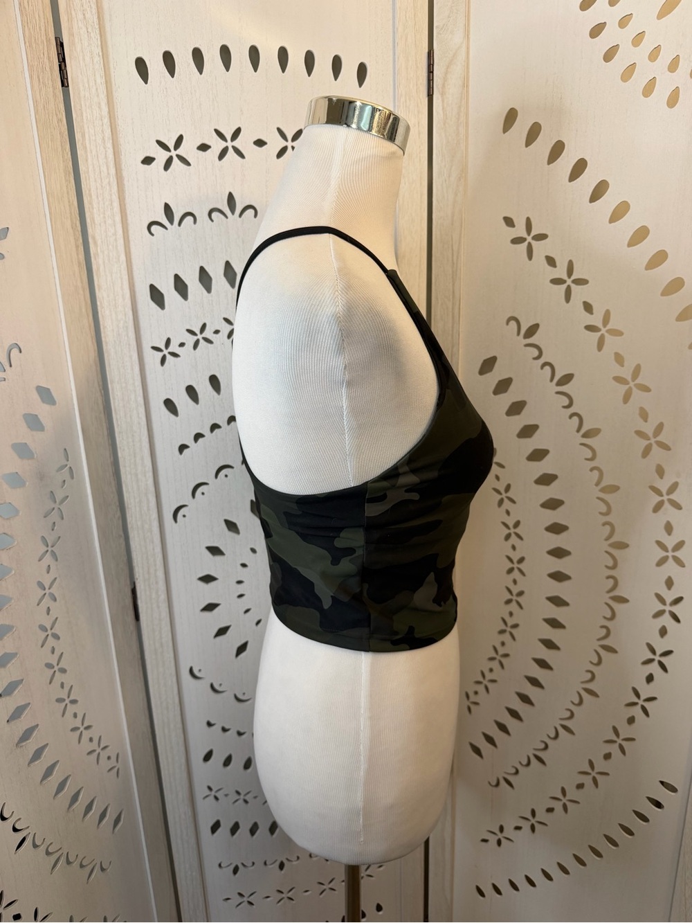 Old Navy Active Camo Print Sports Top with Built in Bra - Olive & Black - Picture 4 of 9